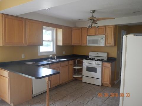 1423 W Vanmeter St, Kankakee, IL 60901 photo 4