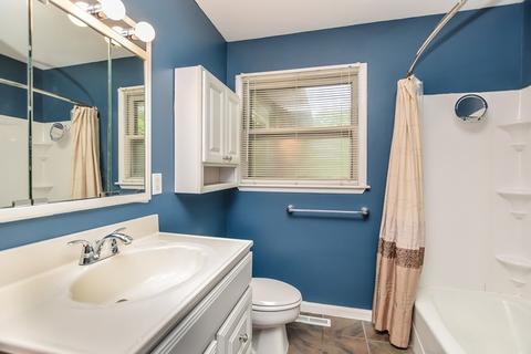 1009 Edgewood Dr, Mchenry, IL 60051 photo 10