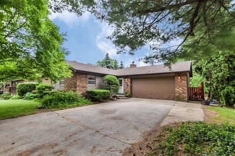 1009 Edgewood Dr, Mchenry, IL 60051 photo 1