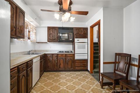246 Trask St, Aurora, IL 60505 photo 3