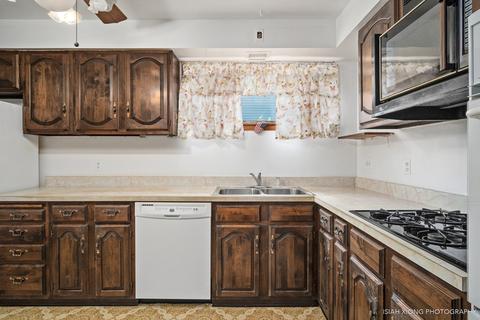 246 Trask St, Aurora, IL 60505 photo 2