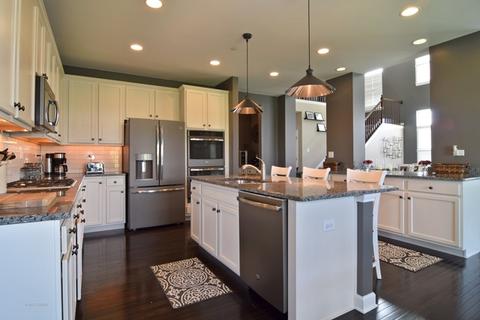 3597 Harold Cir, Hoffman Estates, IL 60192 photo 4