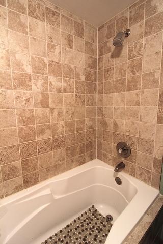 419 Maplewood Dr, Lakemoor, IL 60051 photo 16