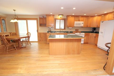 419 Maplewood Dr, Lakemoor, IL 60051 photo 11