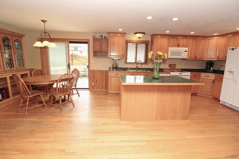 419 Maplewood Dr, Lakemoor, IL 60051 photo 6