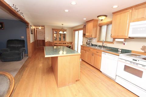 419 Maplewood Dr, Lakemoor, IL 60051 photo 12