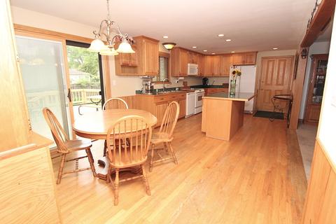 419 Maplewood Dr, Lakemoor, IL 60051 photo 7