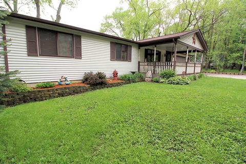 419 Maplewood Dr, Lakemoor, IL 60051 photo 2