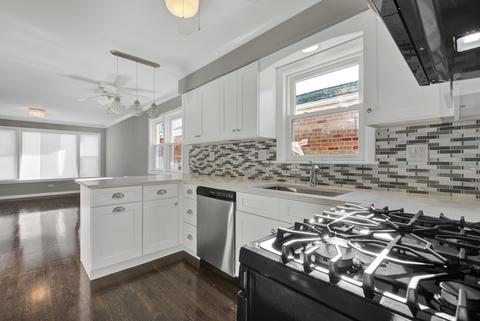 9352 S Yates Blvd, Chicago, IL 60617 photo 5