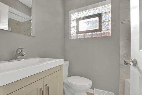9352 S Yates Blvd, Chicago, IL 60617 photo 9