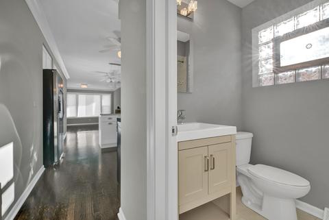 9352 S Yates Blvd, Chicago, IL 60617 photo 11