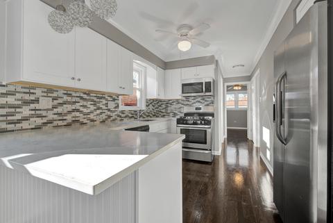 9352 S Yates Blvd, Chicago, IL 60617 photo 6