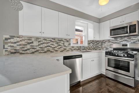 9352 S Yates Blvd, Chicago, IL 60617 photo 4