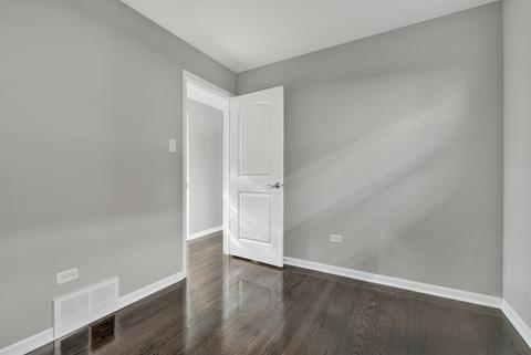 9352 S Yates Blvd, Chicago, IL 60617 photo 17