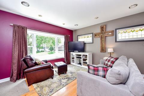 604 S Spring Rd, Elmhurst, IL 60126 photo 2