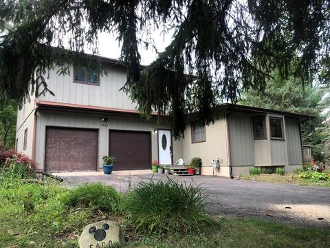 5400 Hillside Dr, Mchenry, IL 60050 photo 2