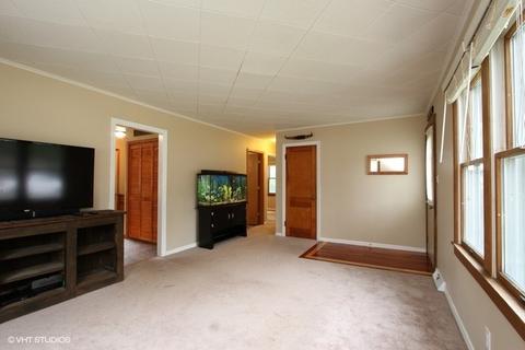 3701 Maple Ave, Mchenry, IL 60050 photo 5