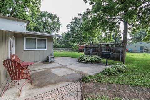 80 Circle Dr E, Montgomery, IL 60538 photo 4