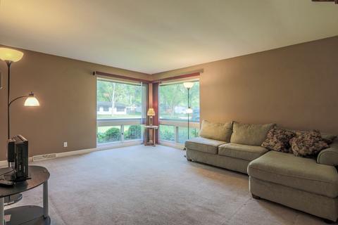 80 Circle Dr E, Montgomery, IL 60538 photo 13