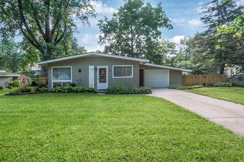 80 Circle Dr E, Montgomery, IL 60538 photo 1