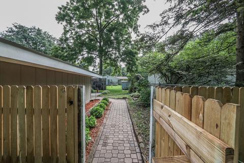 80 Circle Dr E, Montgomery, IL 60538 photo 3