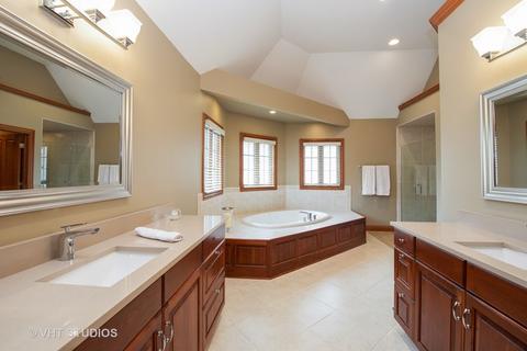 270 E May St, Elmhurst, IL 60126 photo 16