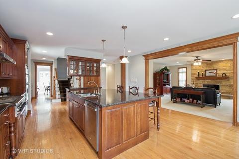 270 E May St, Elmhurst, IL 60126 photo 9