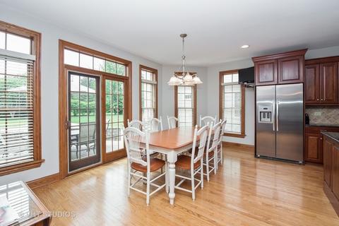 270 E May St, Elmhurst, IL 60126 photo 8