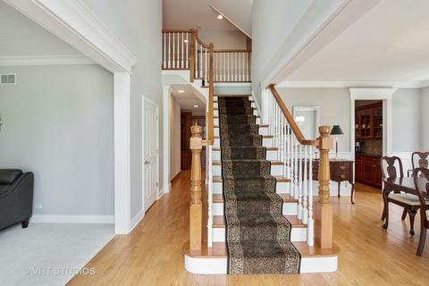 270 E May St, Elmhurst, IL 60126 photo 2