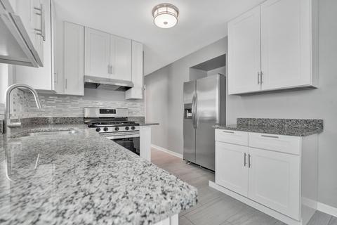 216 E 107th St, Chicago, IL 60628 photo 10