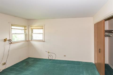 277 Denver Dr, Des Plaines, IL 60018 photo 15