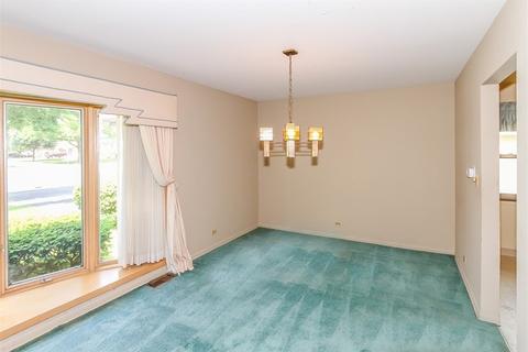 277 Denver Dr, Des Plaines, IL 60018 photo 6