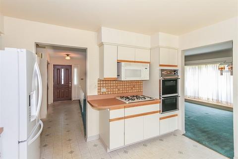 277 Denver Dr, Des Plaines, IL 60018 photo 8