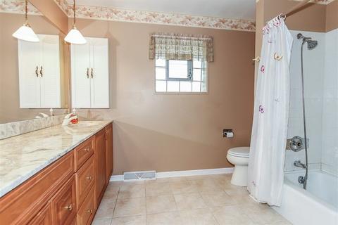 277 Denver Dr, Des Plaines, IL 60018 photo 13