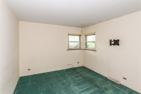 277 Denver Dr, Des Plaines, IL 60018 photo 12