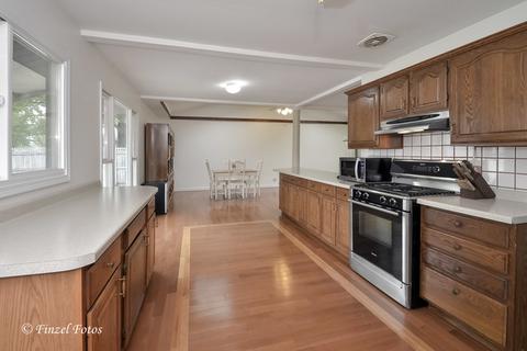 1820 Ashley Rd, Hoffman Estates, IL 60169 photo 6