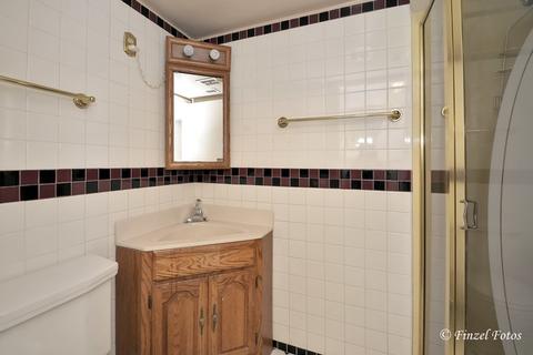 1820 Ashley Rd, Hoffman Estates, IL 60169 photo 10