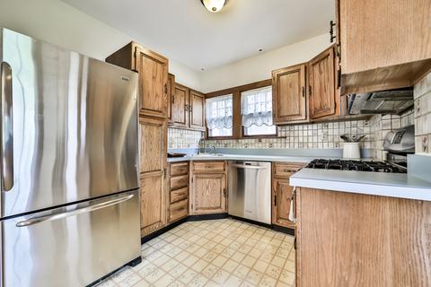 359 Bartram Rd, Riverside, IL 60546 photo 6