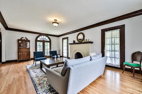 359 Bartram Rd, Riverside, IL 60546 photo 2