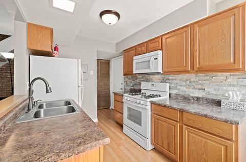 321 Donna Ct #C, Bartlett, IL 60103 photo 4