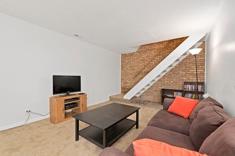 321 Donna Ct #C, Bartlett, IL 60103 photo 9