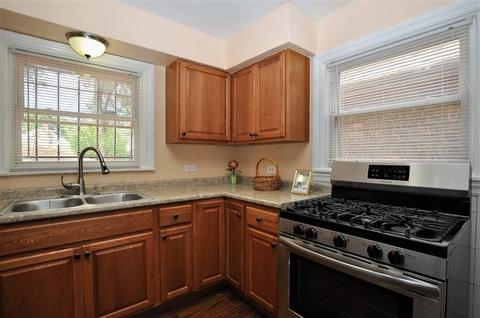 566 E 104th Pl, Chicago, IL 60628 photo 14