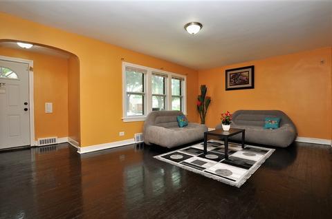 566 E 104th Pl, Chicago, IL 60628 photo 6