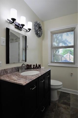 566 E 104th Pl, Chicago, IL 60628 photo 16