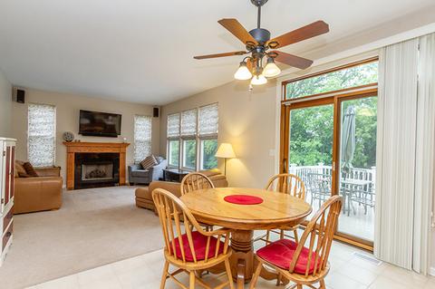 796 Red Barn Ln, Elgin, IL 60124 photo 12
