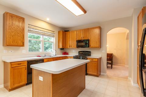 796 Red Barn Ln, Elgin, IL 60124 photo 8