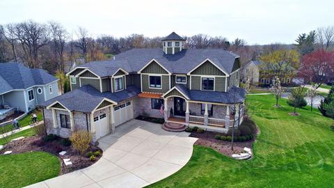 63 Landon Cir, Wheaton, IL 60189 photo 2