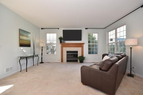 256 Longview Dr, Elgin, IL 60124 photo 9