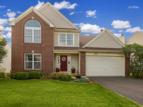 1909 Crosswind Dr, Plainfield, IL 60586 photo 1