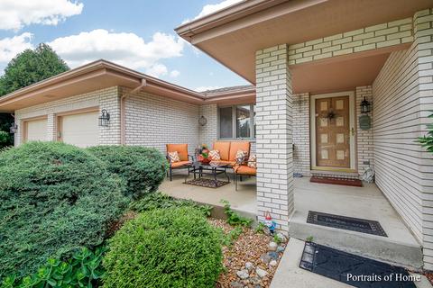 855 Brewster Ln, Bartlett, IL 60103 photo 2